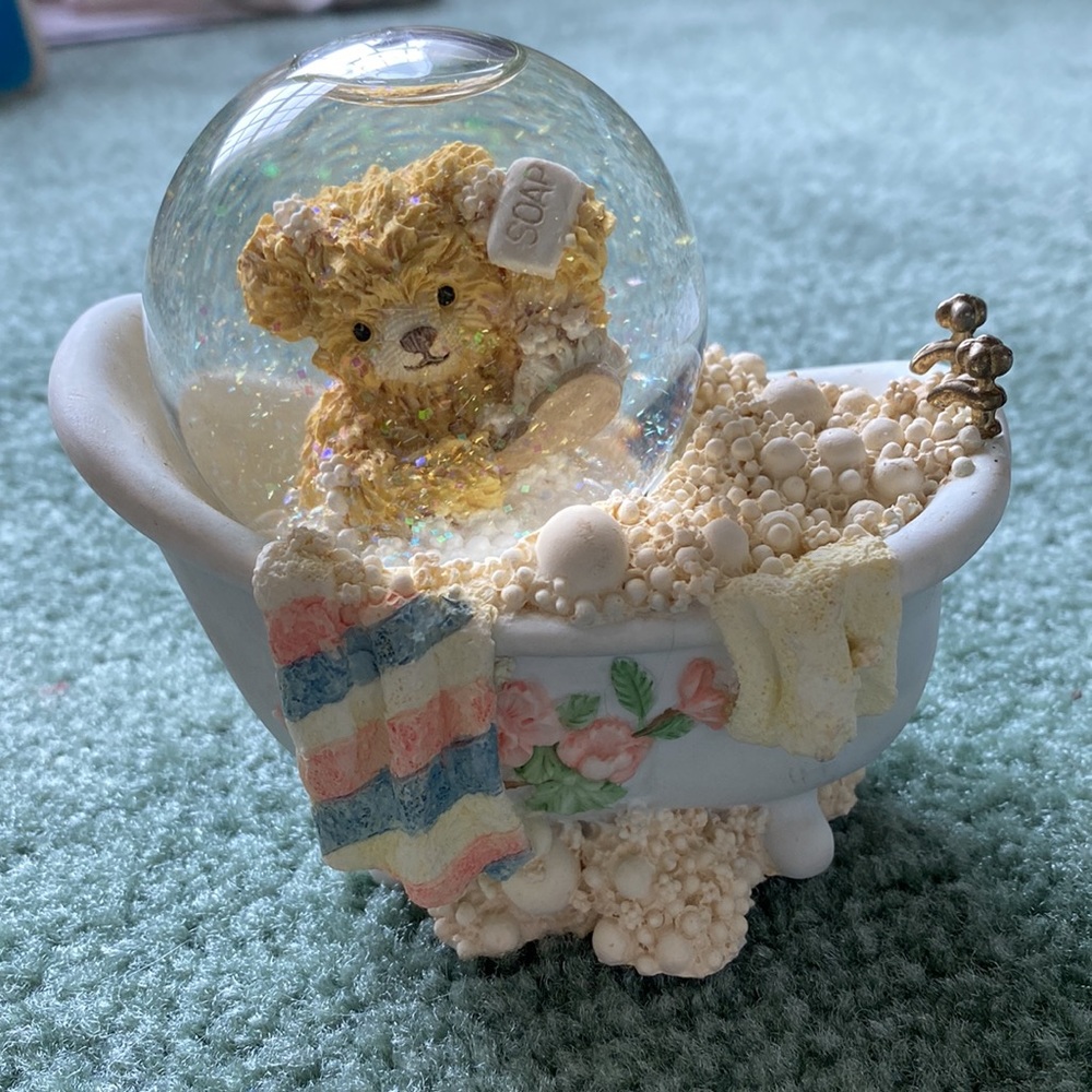 Bainbridge Bears SnowGlobe Faye “Bubble Bath”